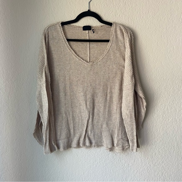 Urban Outfitters Waffle Knit Neutral Pullover Lightweight Oversized Top - Picture 2 of 8